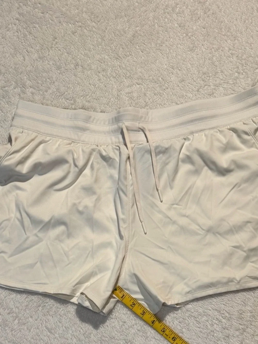 The North Face Women’s Aphrodite Shorts Size 2X White Dune New
